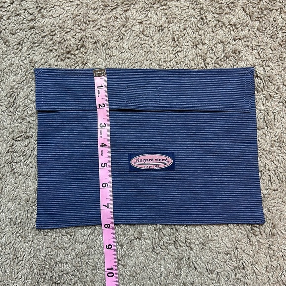 Vineyard Vines Travel Pouch Bag - Picture 3 of 5